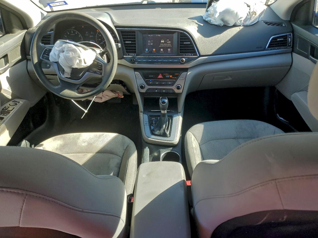 2017 HYUNDAI ELANTRA SE photo 8