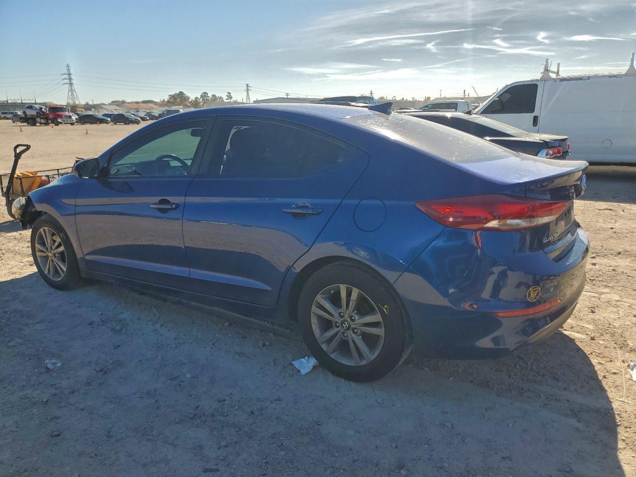 2017 HYUNDAI ELANTRA SE photo 2