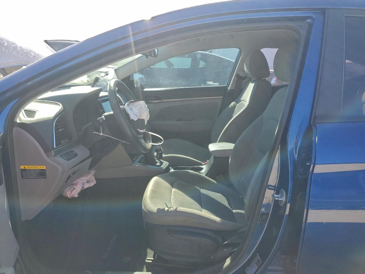 2017 HYUNDAI ELANTRA SE photo 7