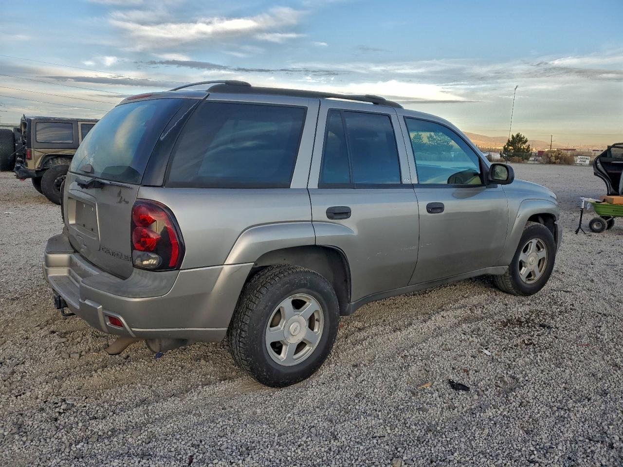 2002 CHEVROLET TRAILBLAZER photo 3