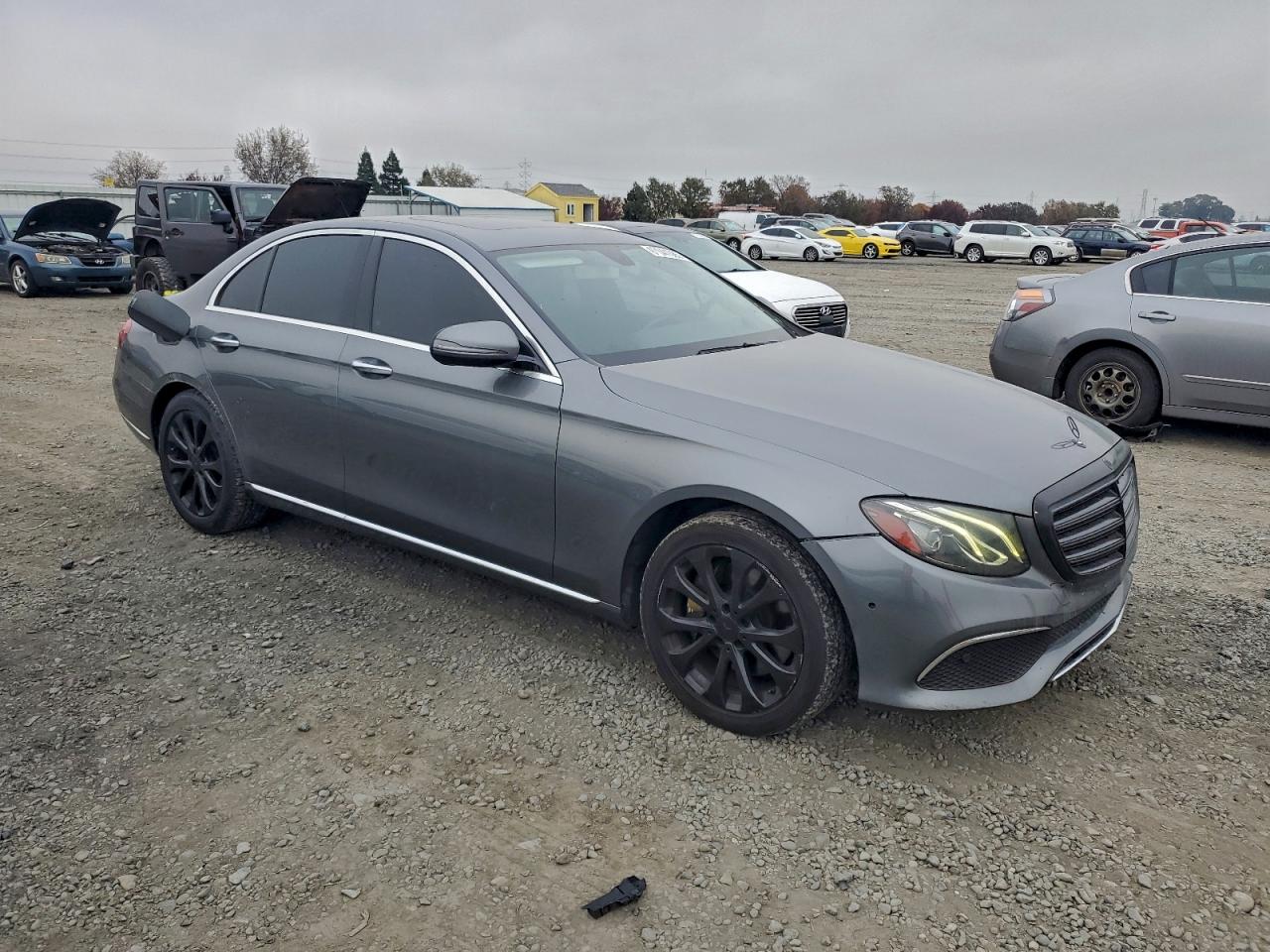 2017 MERCEDES-BENZ E 300 photo 4