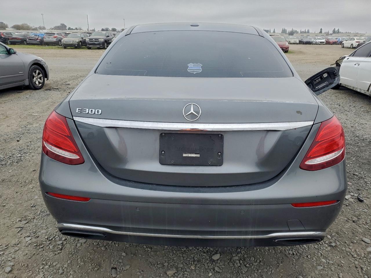 2017 MERCEDES-BENZ E 300 photo 6