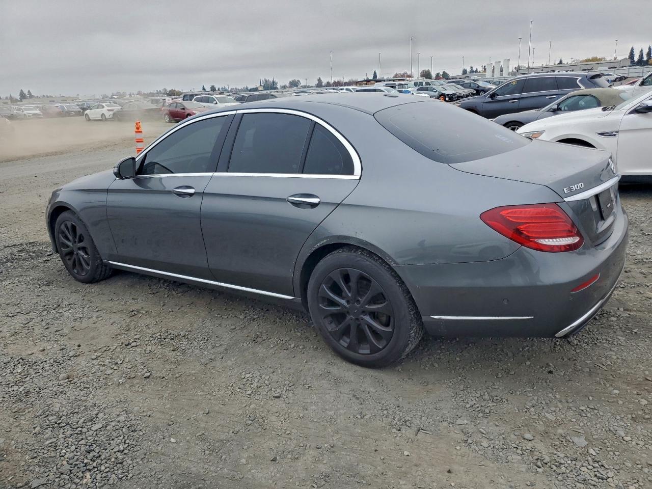 2017 MERCEDES-BENZ E 300 photo 2