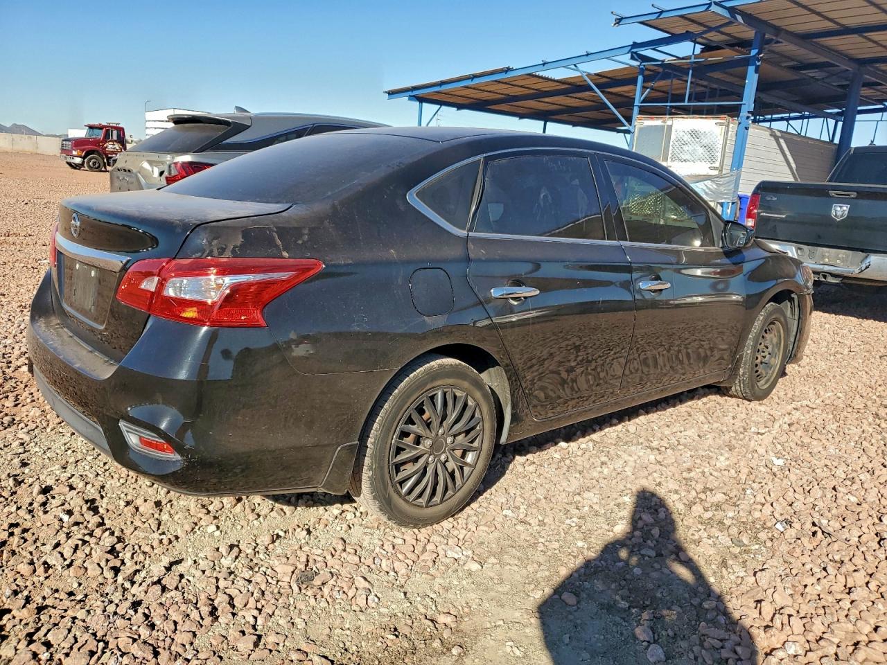 2016 NISSAN SENTRA S photo 5