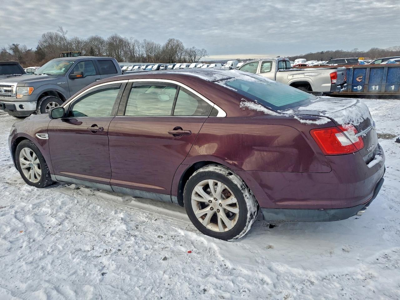 2011 FORD TAURUS SEL photo 3