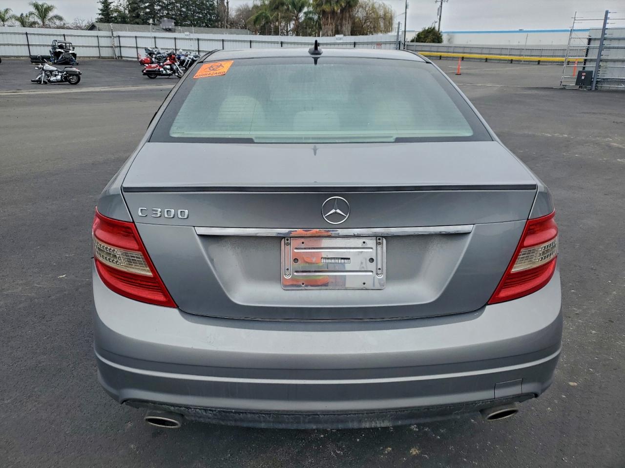 2011 MERCEDES-BENZ C 300 photo 11