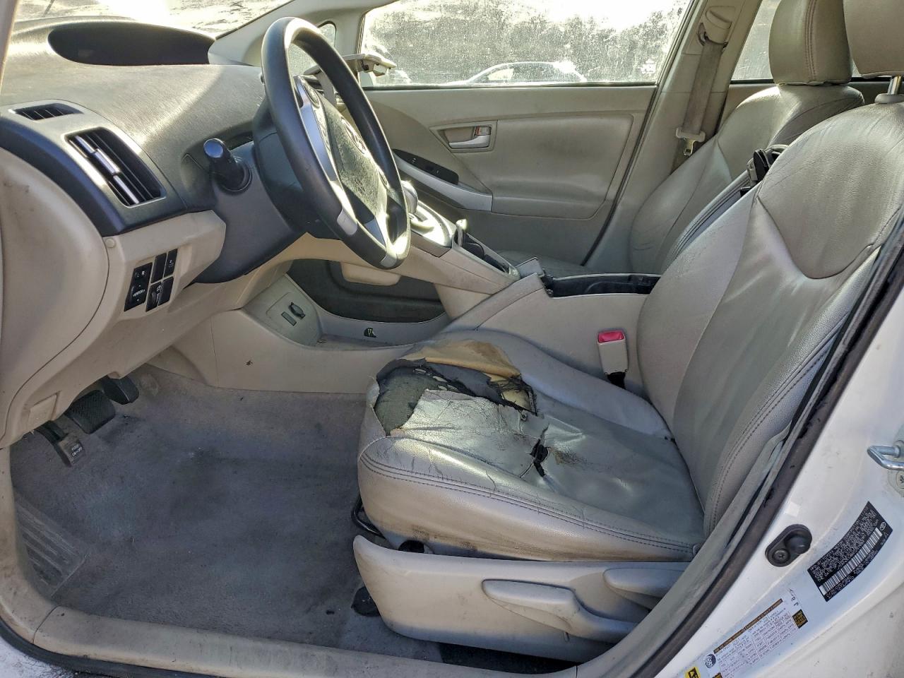 2011 TOYOTA PRIUS photo 13