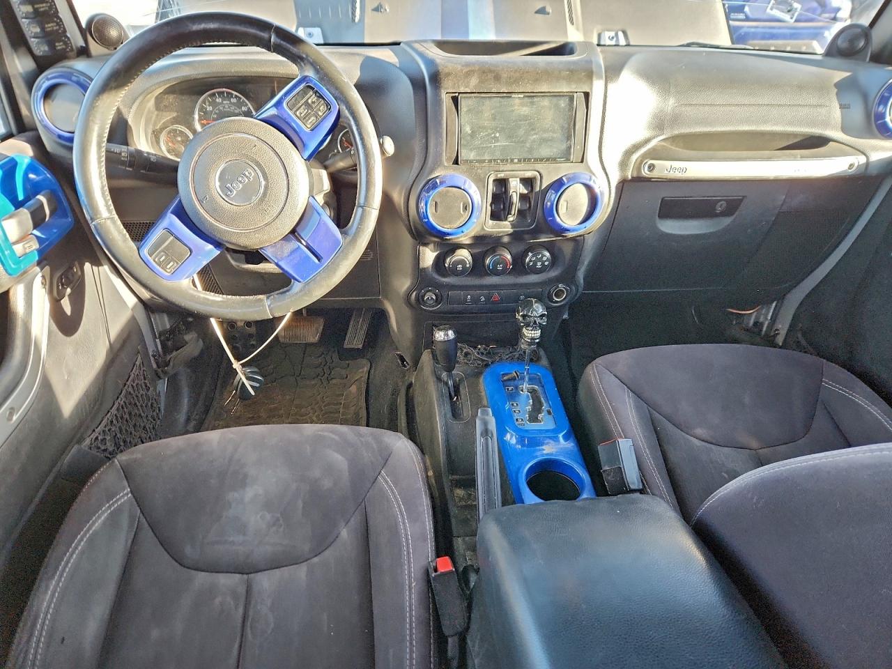 2013 JEEP WRANGLER UNLIMITED SAHARA photo 8