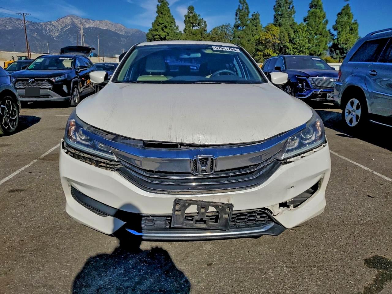 2016 HONDA ACCORD LX photo 5