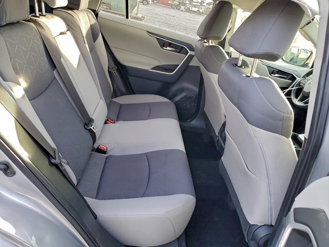 2019 TOYOTA RAV4 XLE photo 11