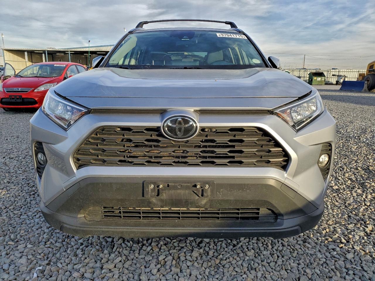 2019 TOYOTA RAV4 XLE photo 5