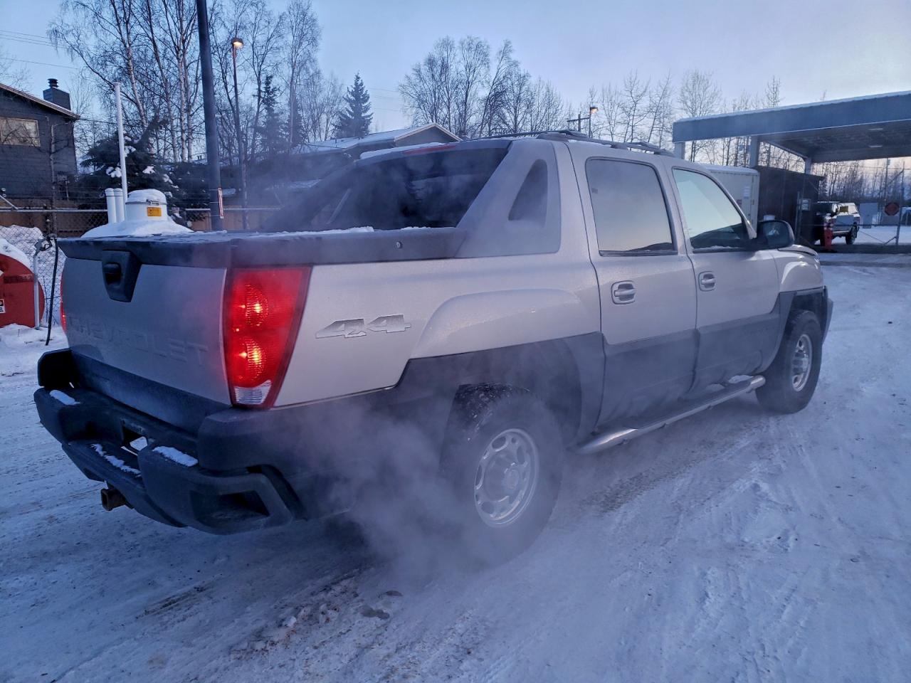 2004 CHEVROLET AVALANCHE K2500 photo 3