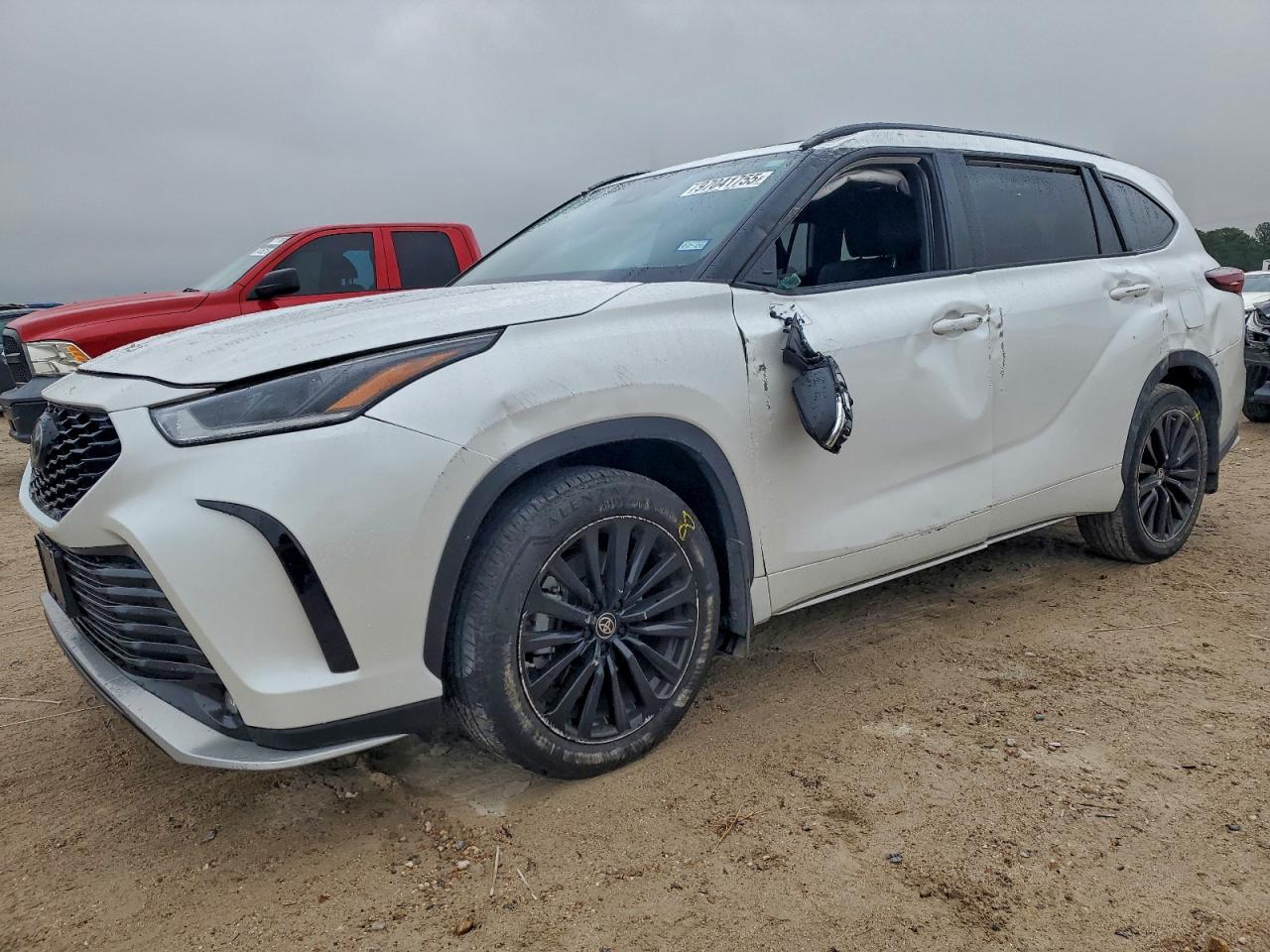 2024 TOYOTA HIGHLANDER