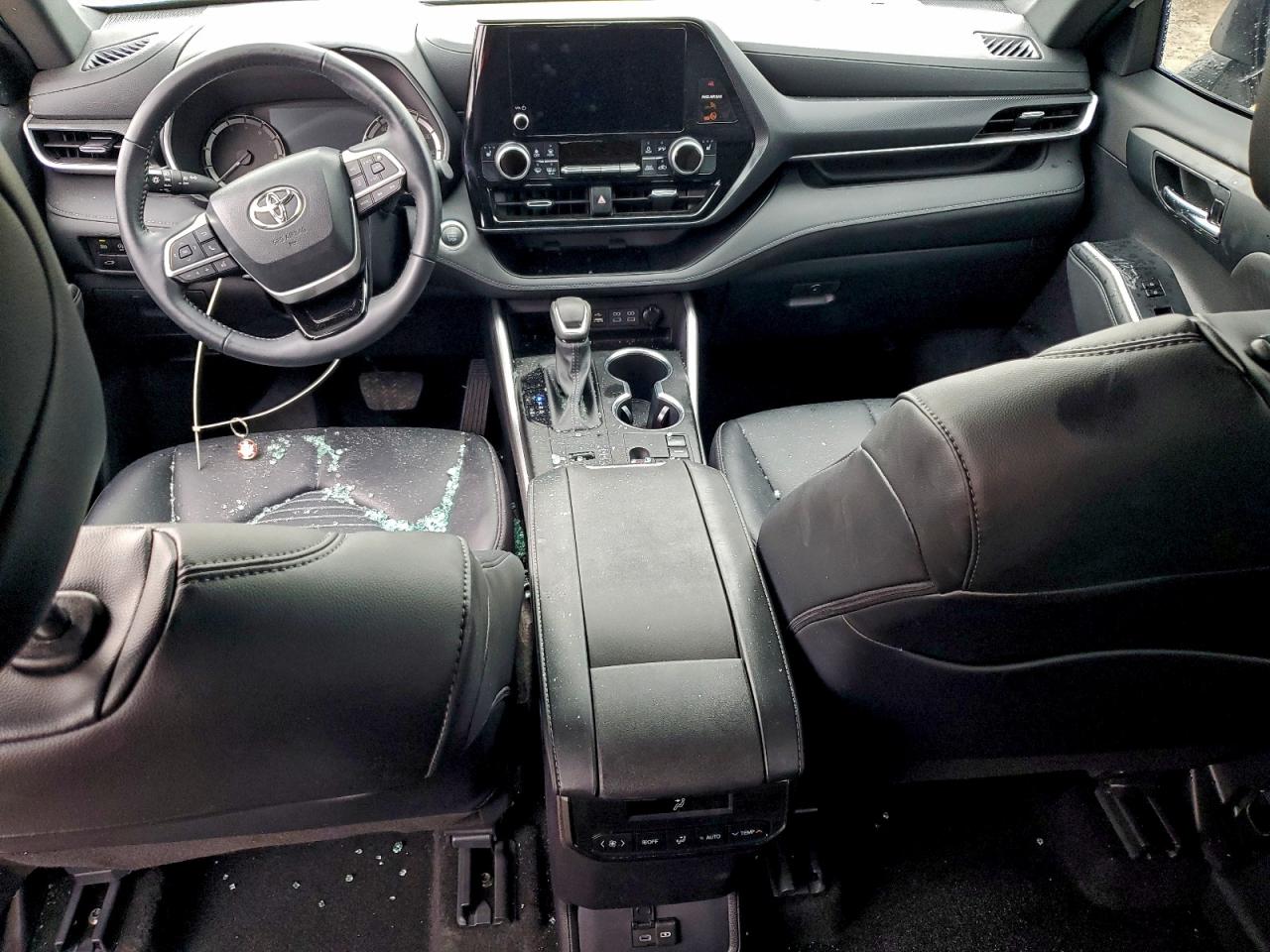 2024 TOYOTA HIGHLANDER LE photo 8