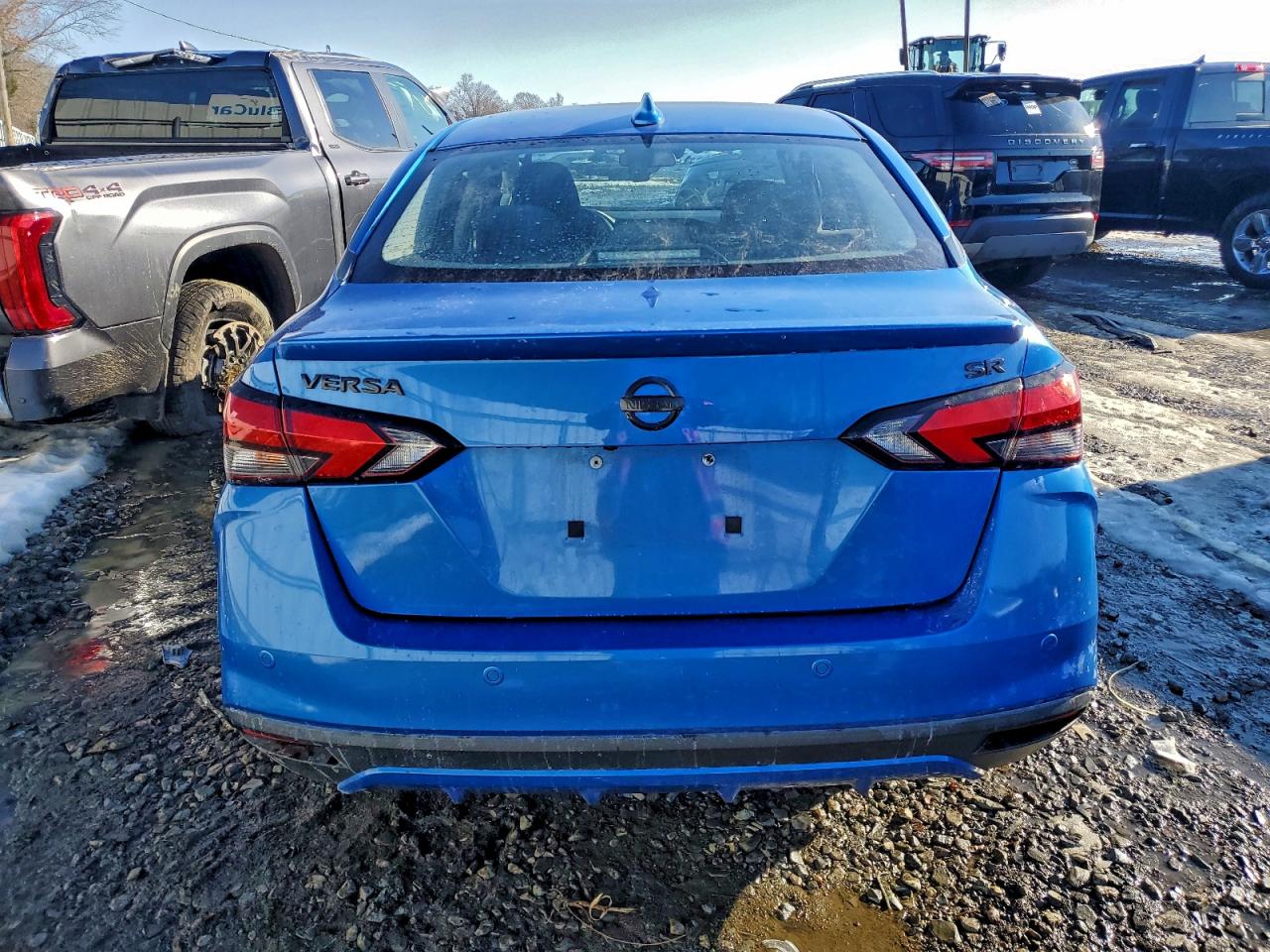 2021 NISSAN VERSA SR photo 16