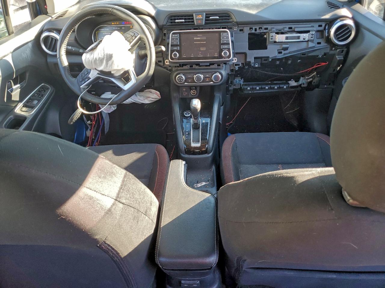 2021 NISSAN VERSA SR photo 22