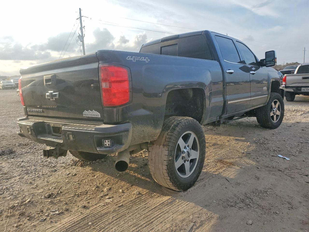 2016 CHEVROLET SILVERADO K2500 HIGH COUNTRY photo 7