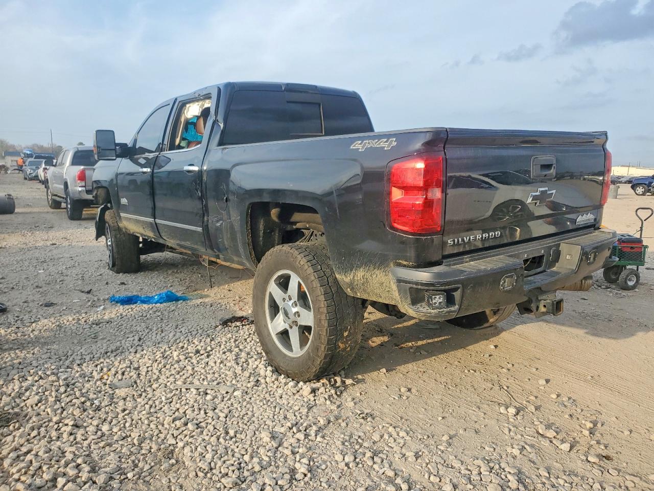 2016 CHEVROLET SILVERADO K2500 HIGH COUNTRY photo 4