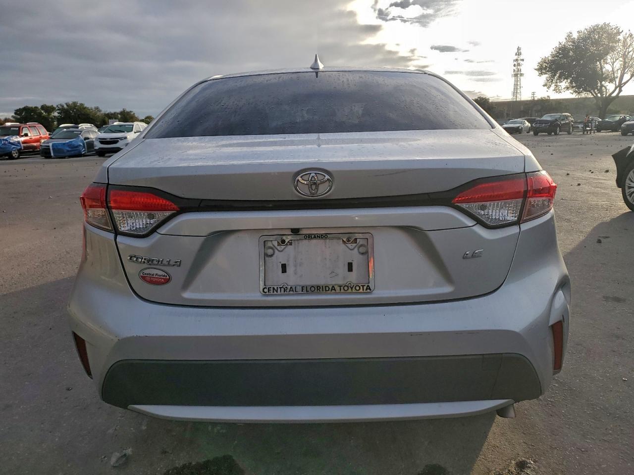 2020 TOYOTA COROLLA LE photo 16