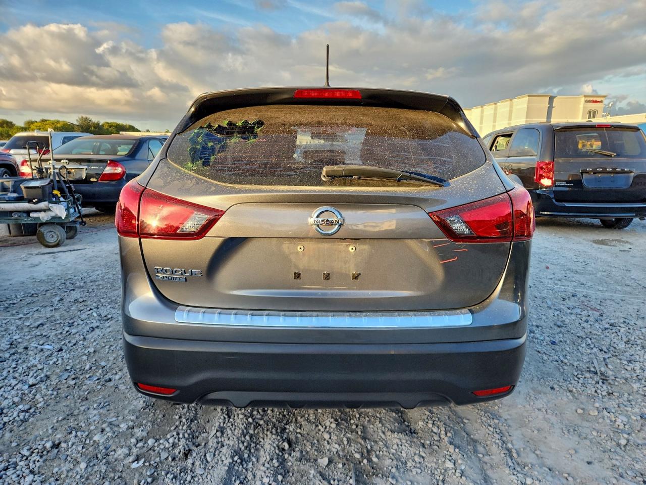 2018 NISSAN ROGUE SPORT S photo 11