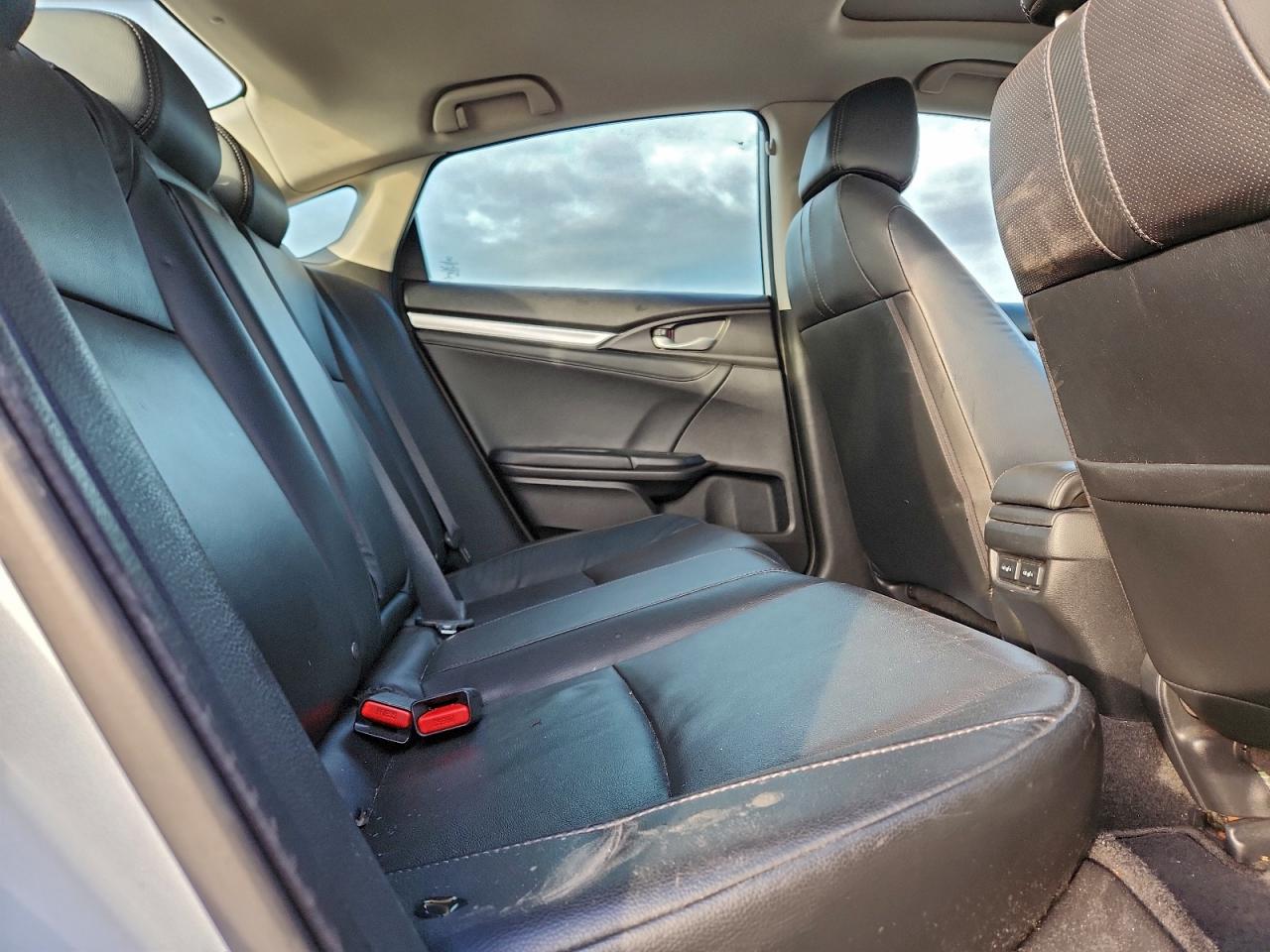 2016 HONDA CIVIC TOURING photo 19