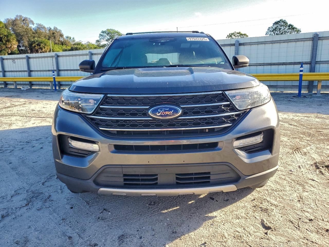 2020 FORD EXPLORER XLT photo 5