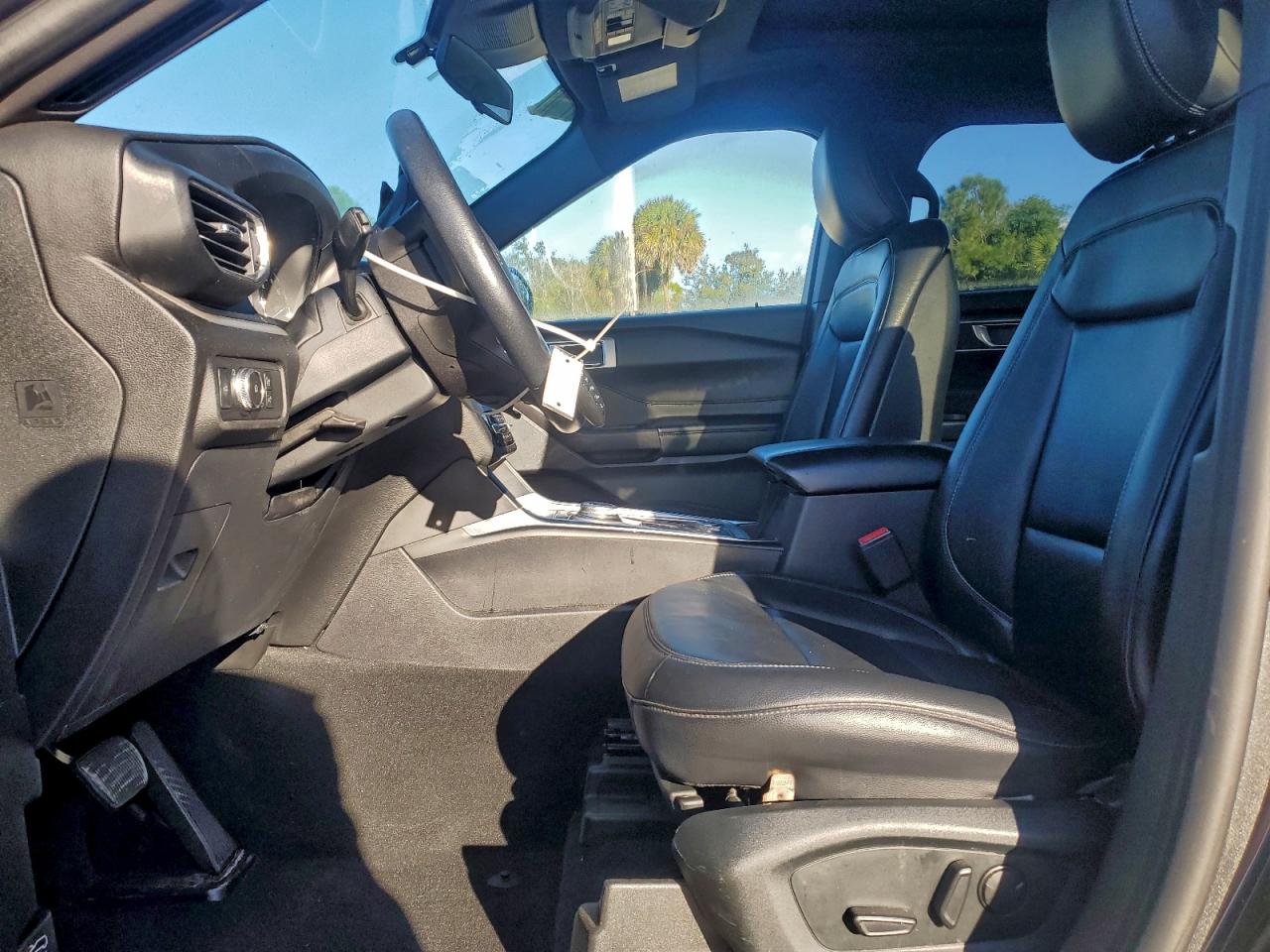 2020 FORD EXPLORER XLT photo 7