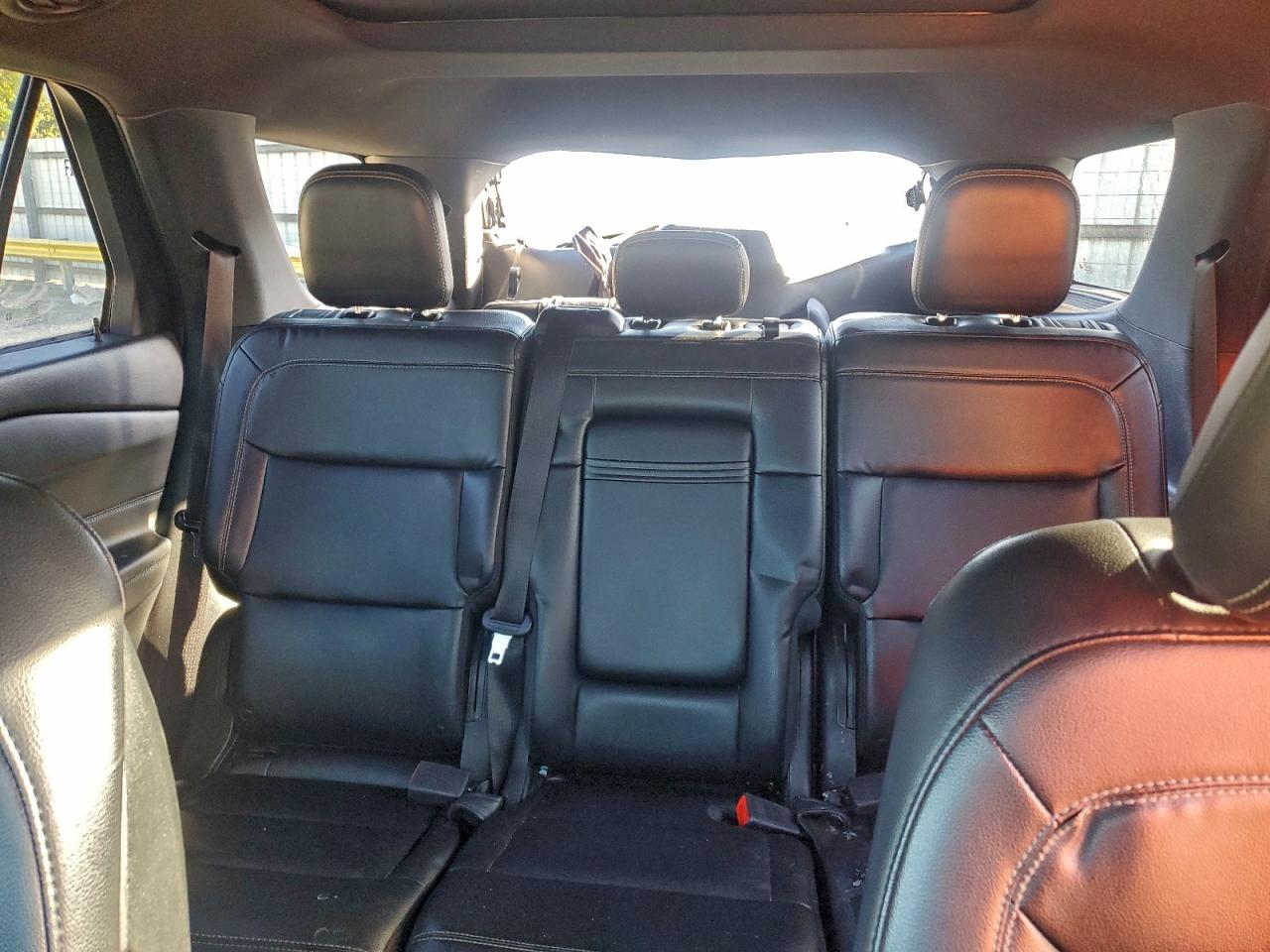 2020 FORD EXPLORER XLT photo 10