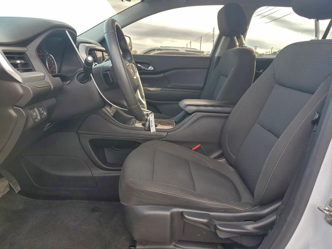 2021 GMC ACADIA SLE photo 13