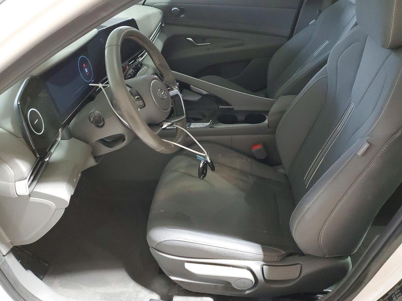 2023 HYUNDAI ELANTRA SEL photo 19