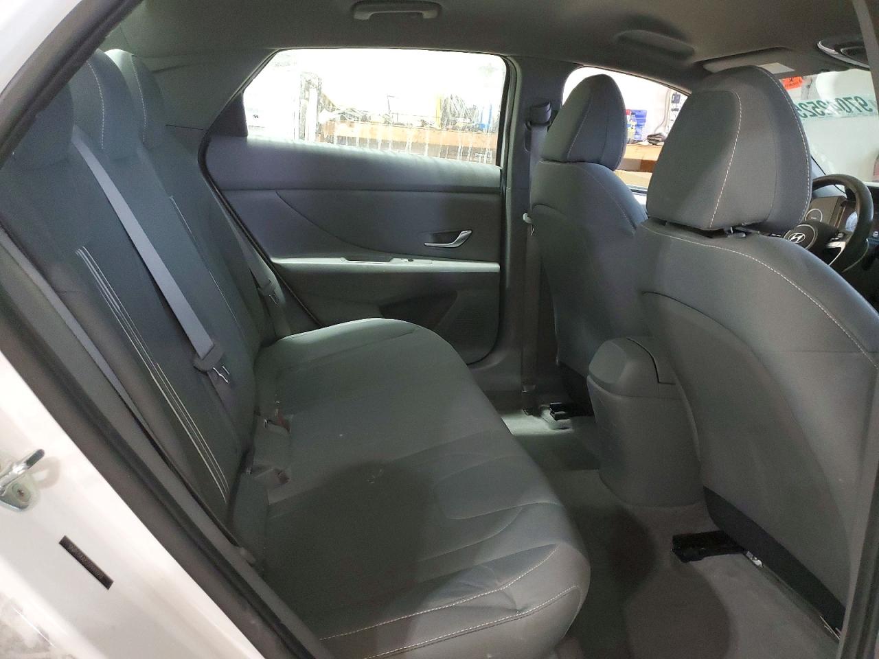 2023 HYUNDAI ELANTRA SEL photo 28