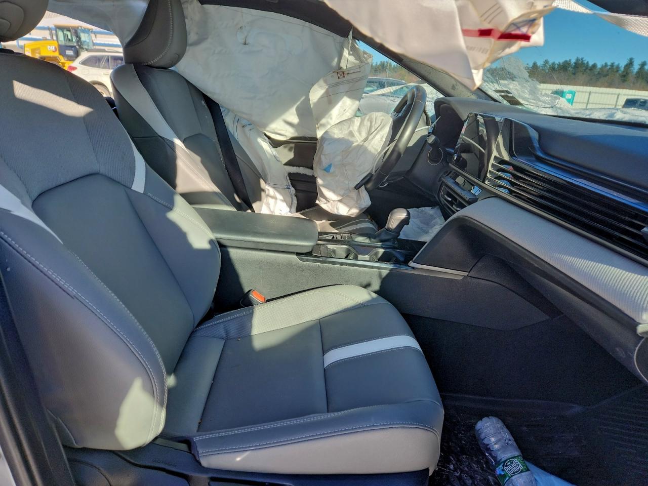 2025 TOYOTA CAMRY XSE photo 13