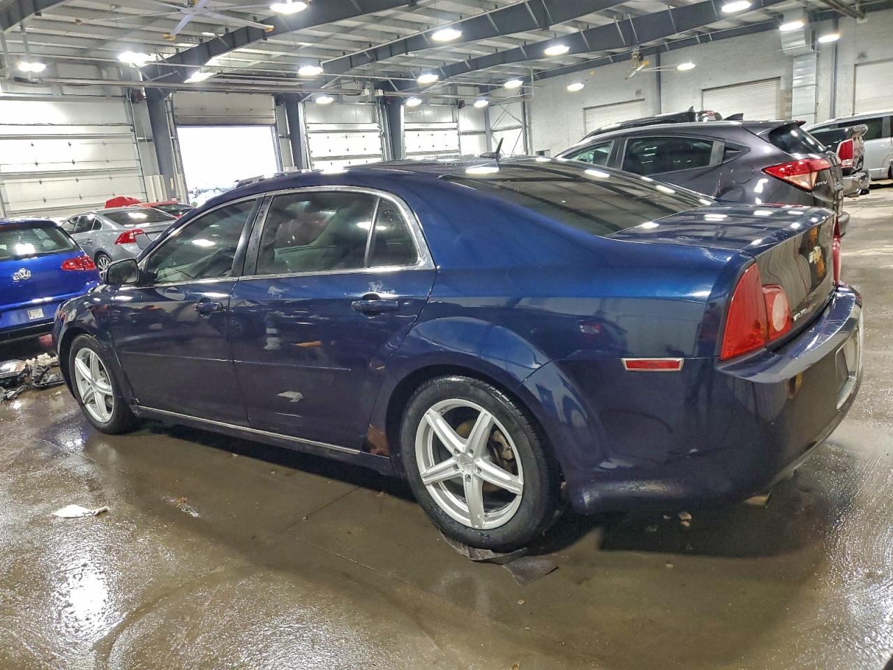 2009 CHEVROLET MALIBU 1LT photo 2