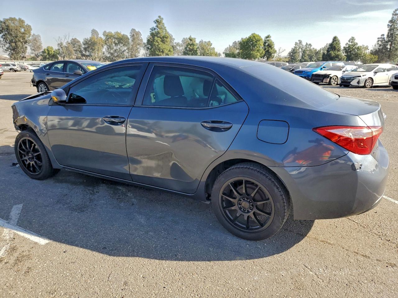 2018 TOYOTA COROLLA L photo 2