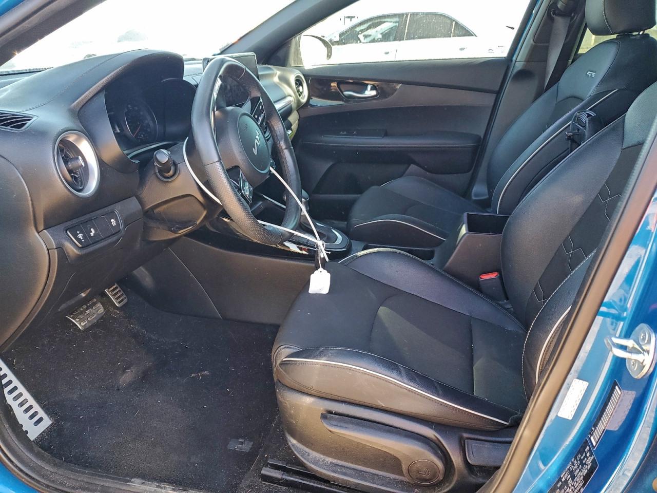 2023 KIA FORTE GT LINE photo 13