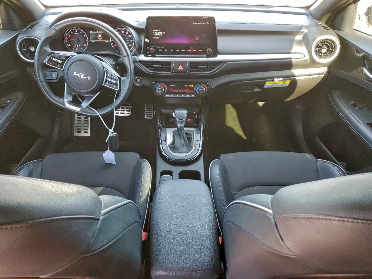 2023 KIA FORTE GT LINE photo 15