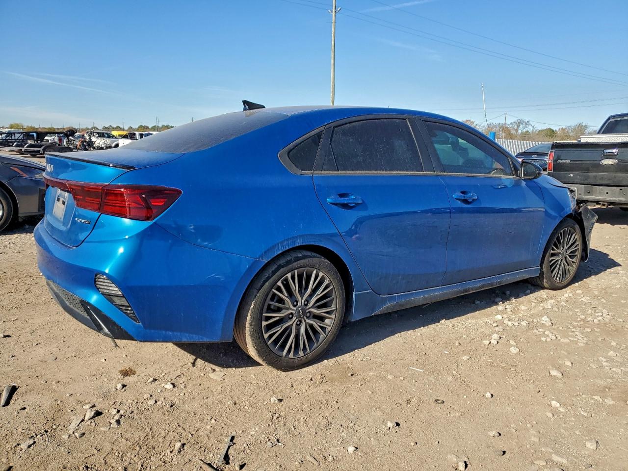 2023 KIA FORTE GT LINE photo 5