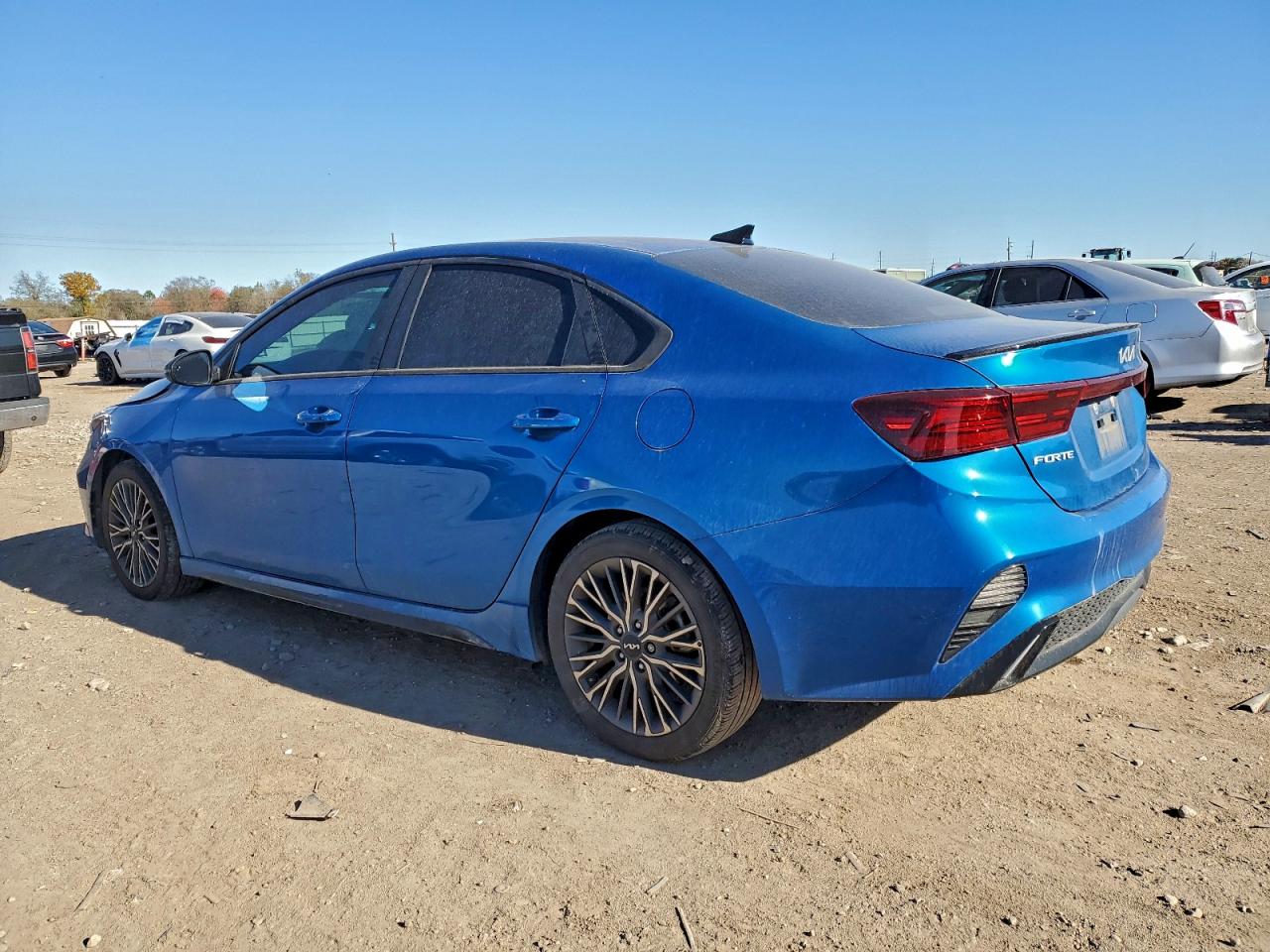 2023 KIA FORTE GT LINE photo 3