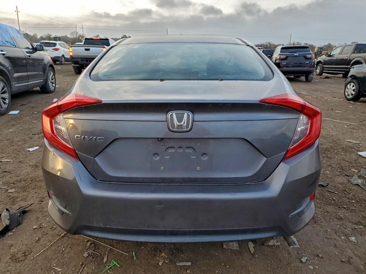 2017 HONDA CIVIC LX photo 6