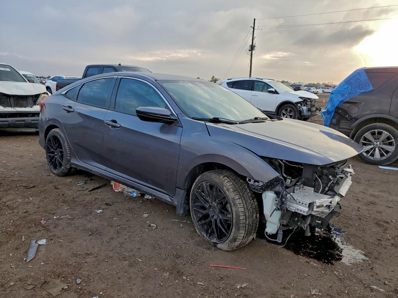 2017 HONDA CIVIC LX photo 4