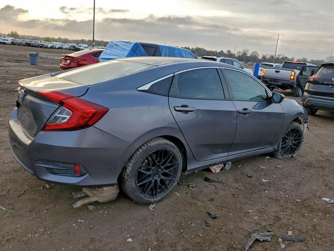 2017 HONDA CIVIC LX photo 3