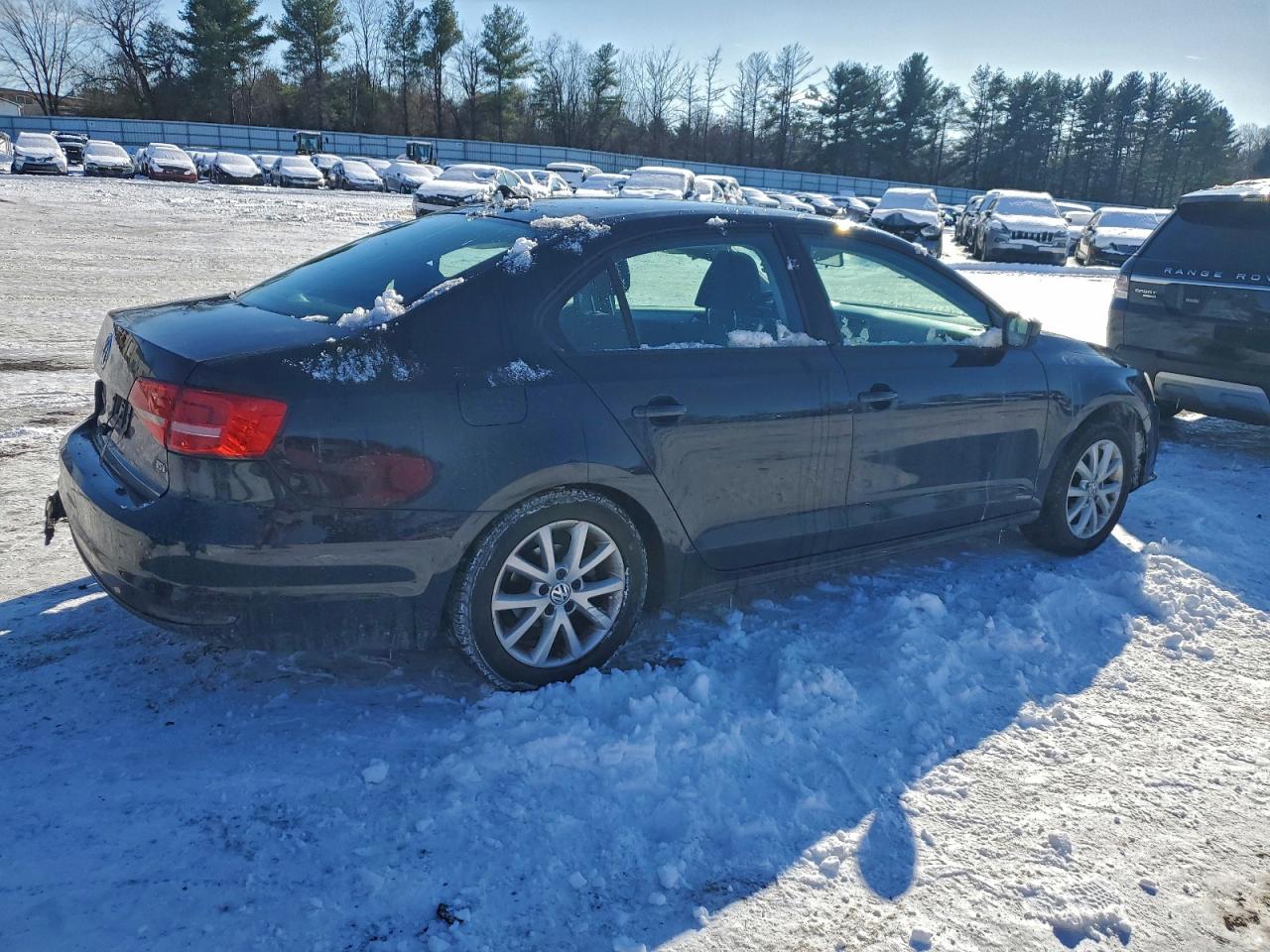 2015 VOLKSWAGEN JETTA SE photo 3