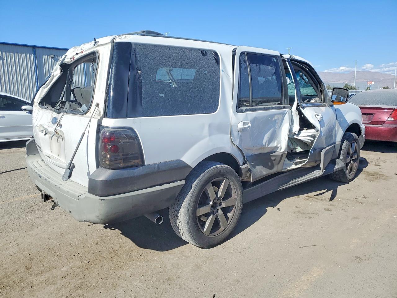 2003 FORD EXPEDITION XLT photo 3