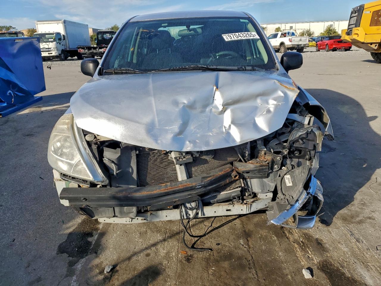2011 NISSAN VERSA S photo 9