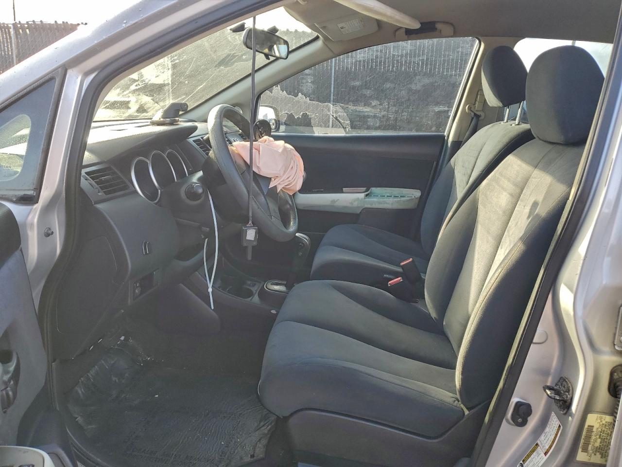 2011 NISSAN VERSA S photo 13