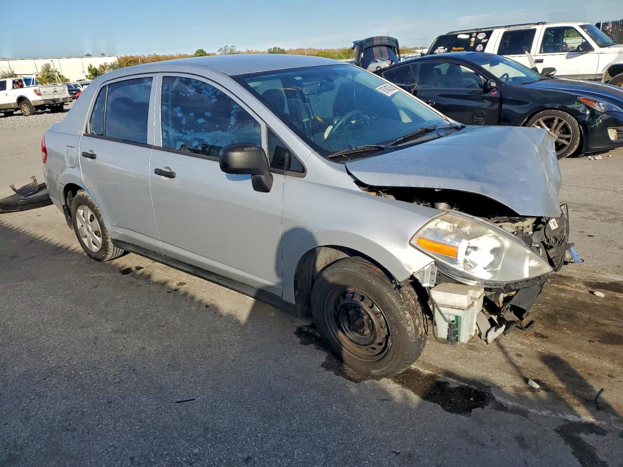 2011 NISSAN VERSA S photo 7