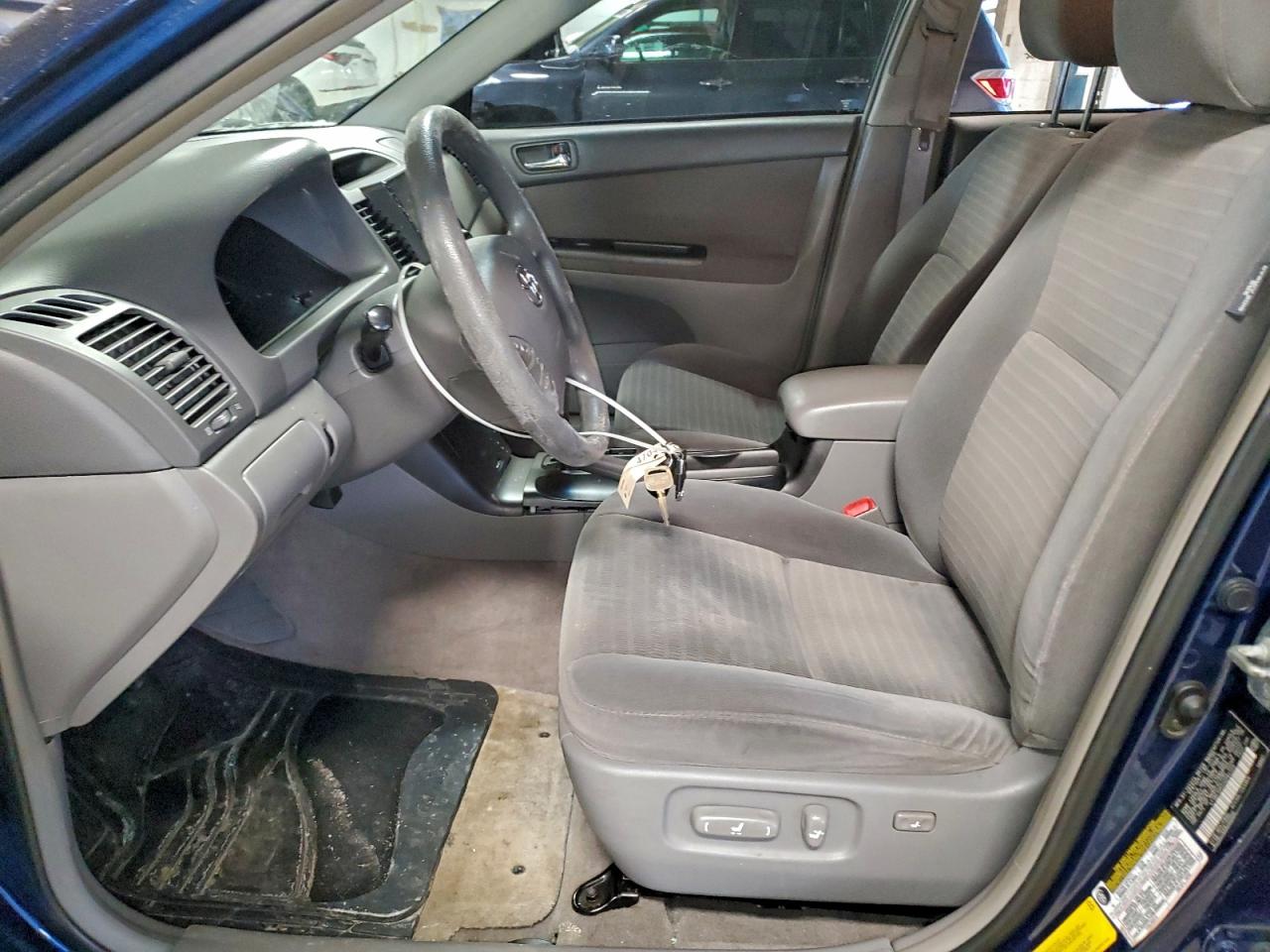2005 TOYOTA CAMRY LE photo 7