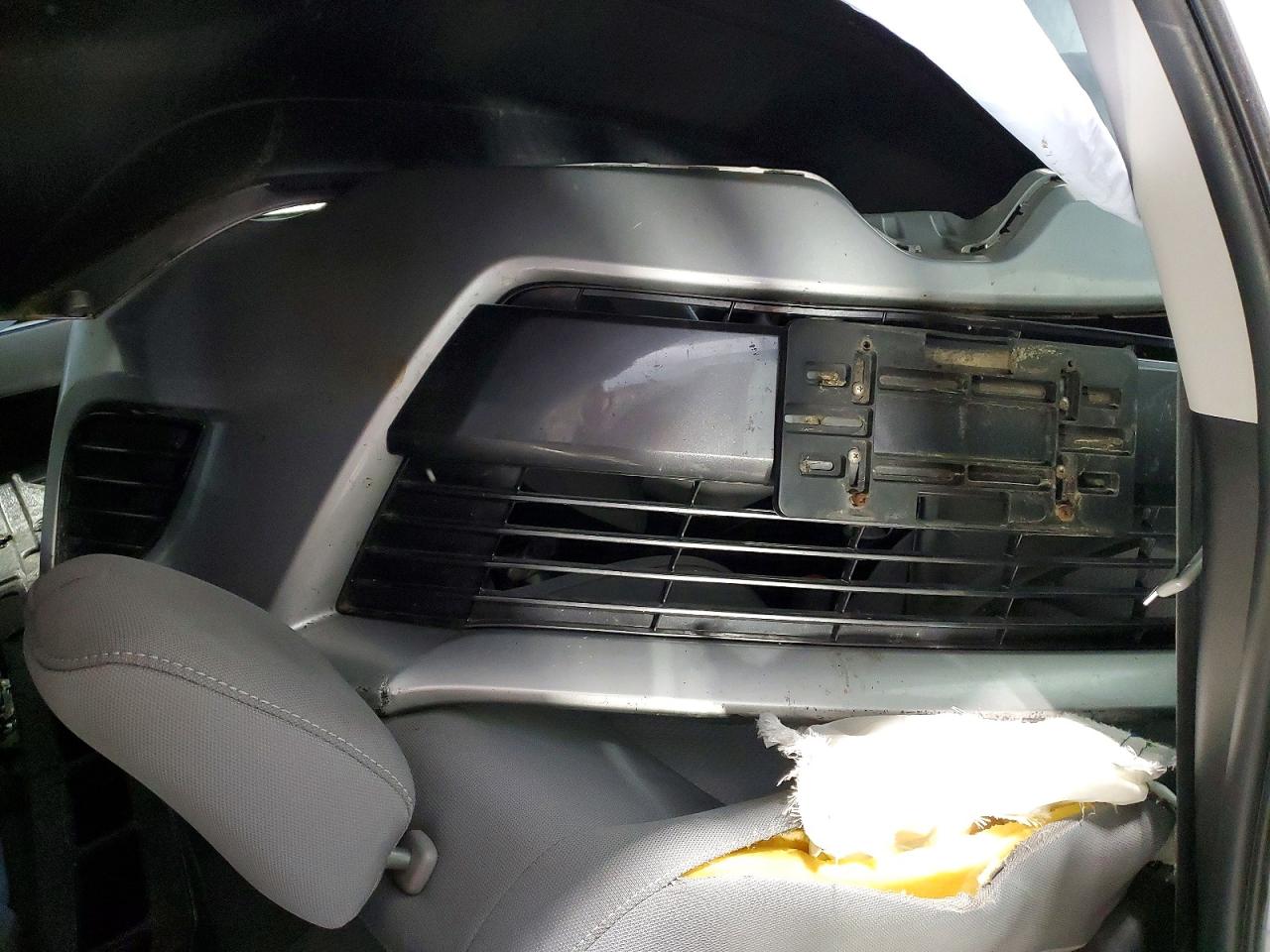 2016 TOYOTA COROLLA L photo 12