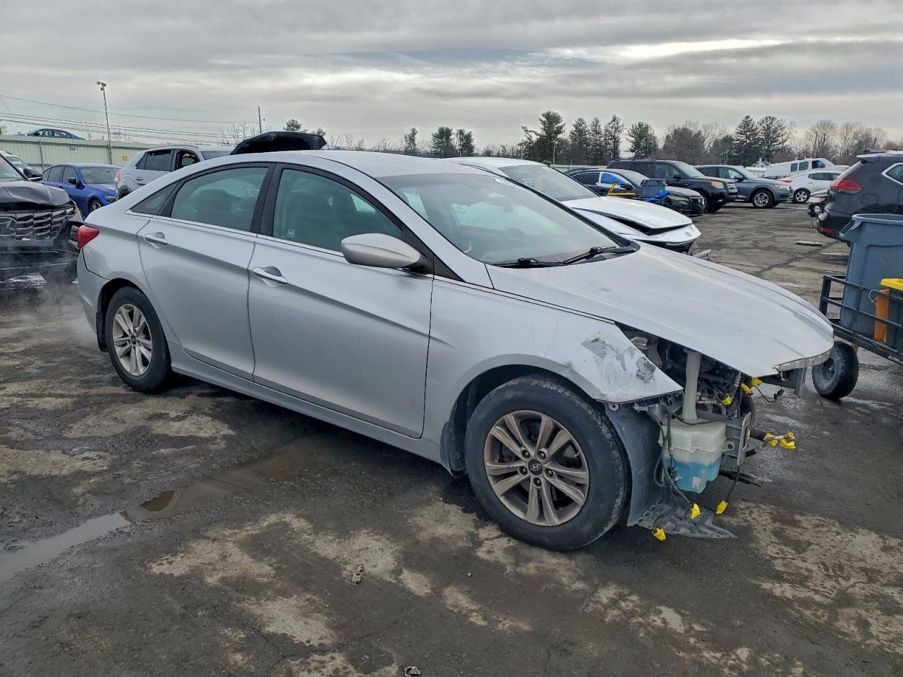 2013 HYUNDAI SONATA GLS photo 4