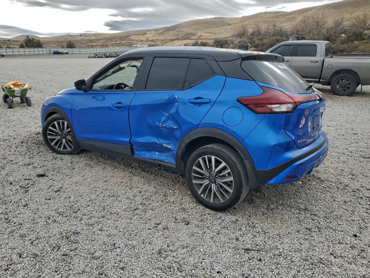 2023 NISSAN KICKS SV photo 3
